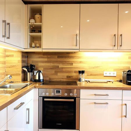Schoenes Neues Hochwertig Renoviertes 2-Zimmer Appartement In Der 4. Etage. 베스터란트 외부 사진