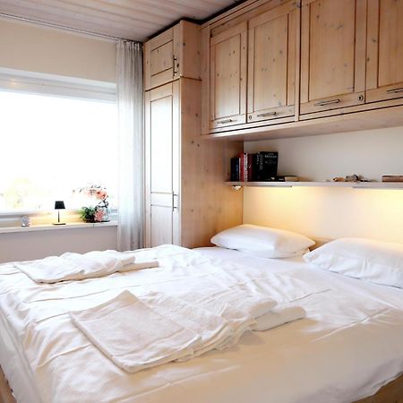 Schoenes Neues Hochwertig Renoviertes 2-Zimmer Appartement In Der 4. Etage. 베스터란트 외부 사진