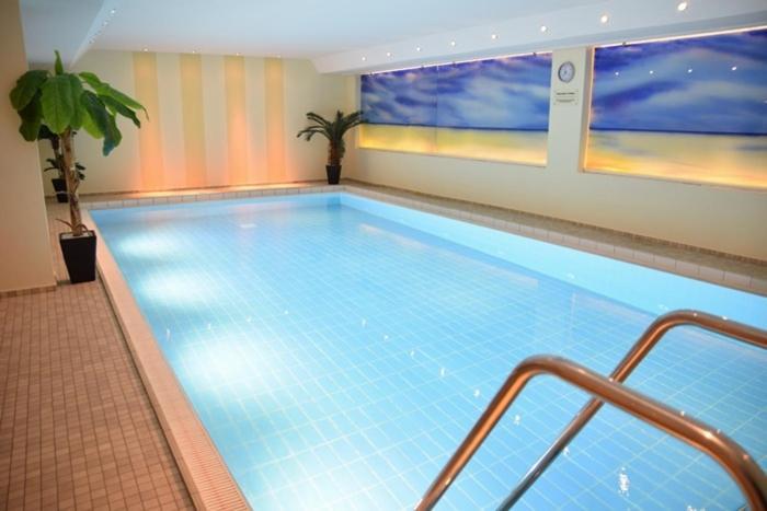 Schoenes Neues Hochwertig Renoviertes 2-Zimmer Appartement In Der 4. Etage. 베스터란트 외부 사진