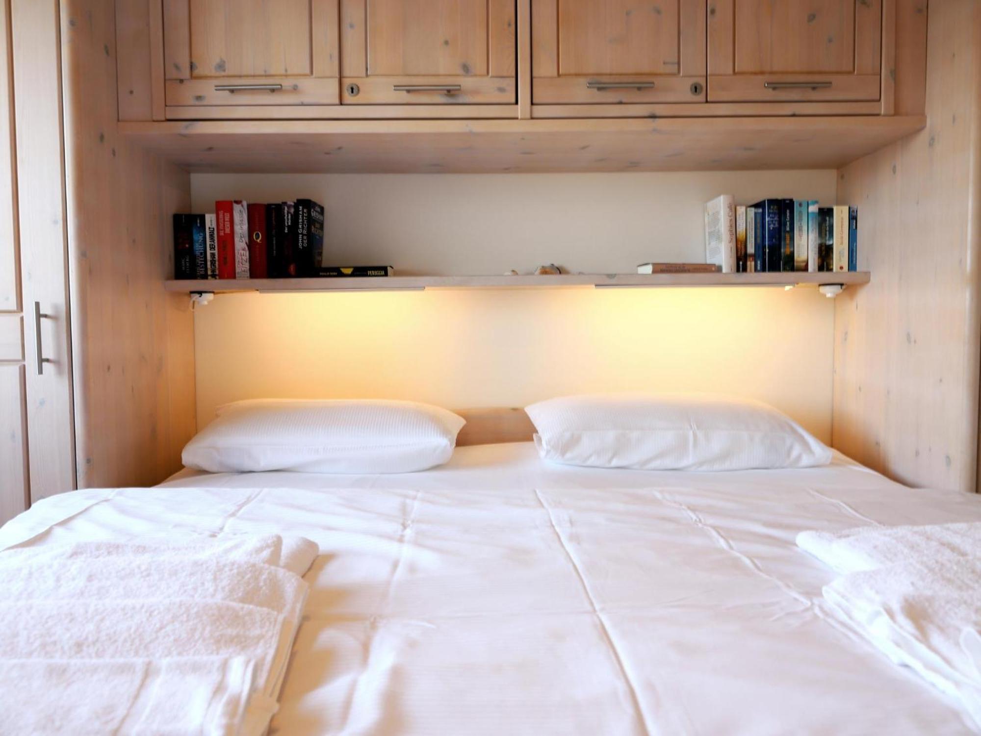 Schoenes Neues Hochwertig Renoviertes 2-Zimmer Appartement In Der 4. Etage. 베스터란트 외부 사진